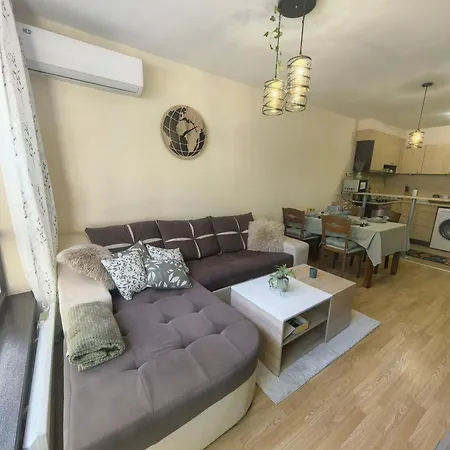 Garden Aspen A008 Apartment *