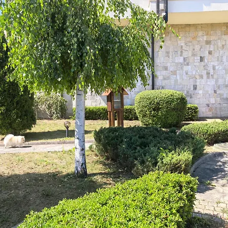 Garden Aspen A008 Apartment