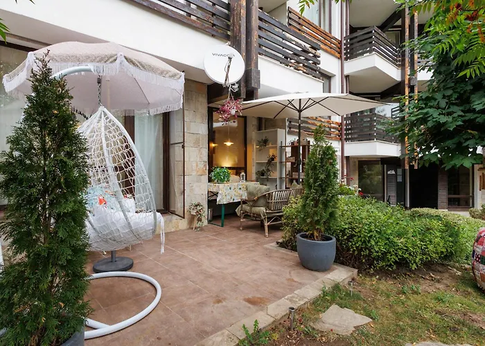 Garden Aspen A008 Apartment